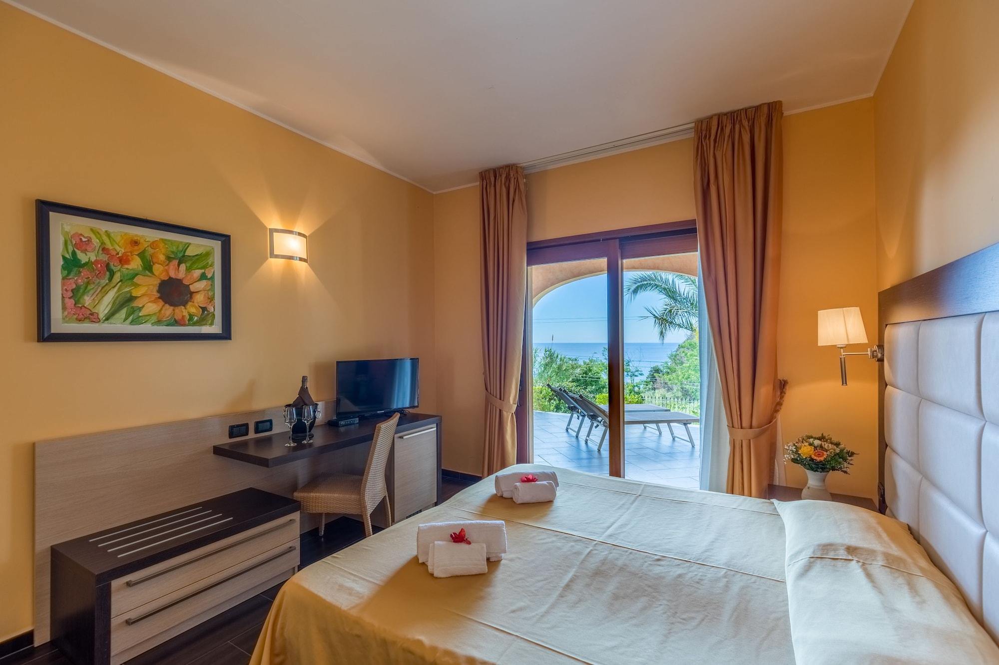 Hotel Cannamele Resort Parghelia Exteriör bild